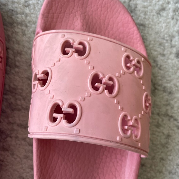 Authentic Gucci Rubber GG Slide - Picture 3 of 4